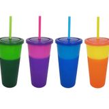 Essential Drinkware tarafından 24 oz Anında Renk Değiştiren Bardaklar - 4'lü Tekrar Kullanılabilir Plastik Bardak Seti Vidalı Kapak ve Renkli Pipetler