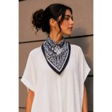 Etnik Şal Desen Siyah-Beyaz Soft Bandana Fular 50x50 cm