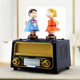 Ett Romantik Öpüşen Çift Müzik Kutusu | Nostaljik Radyo Sevgiliye Özel Hediye