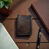 Everyday Carry Minimalist El Yapımı Deri Kartlık, 3 Yuvalı Cüzdan, Mumlu Polyester Dikiş, Pueblo Kahverengi (Kahverengi)