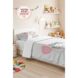 Evimde Bambaşka Pembe Fil Kız Çocuk Pike Takımı - Sevimli Gri Bebek Odası Mevsimlik Yatak Örtüsü - 160x220 cm