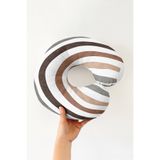 Evimde Bambaşka Retro Yay Desenli Ergonomik Boyun Yastığı - Minimal Çizgili Kahverengi Bej Seyahat Yastığı