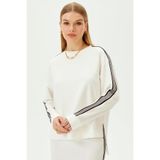 Exquise Çizgi Detaylı Oversize Ekru Sweatshirt, M, oversize-sweatshirt-a24k04175026, Ekru-Zebra, kadın