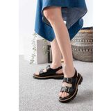 EYLÜLDEN MODA SHOES Hanımsoller Kadın Merlin Siyah Cilt Çift Bantlı Vardola Detaylı Sandalet