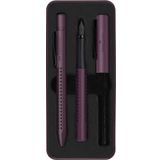 Faber-Castell 201530 - Hediye Seti Grip Edition, berry, M dolma kalem ve XB tükenmez kalem ile, metal kutu içinde
