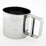 Fame Kitchen Mutfak İçin Pratik Kollu Metal Un Eleği Gümüş