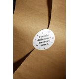 Fark Kutu Feel The Diffrence In Every Touch Yuvarlak Dekoratif Etiket Sticker 4 cm – 108 Adet - Beyaz - Siyah