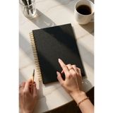 Fark Tanıtım Çizgisiz Spiralli Defter, A4 Boyut (21X29,7 CM), 120 Yaprak (240 SAYFA), Siyah Mukavva Kapak