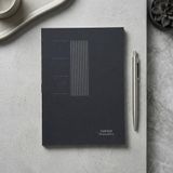 Fark Tanıtım | Paperto. A5 Tarihsiz Yıllık Planlayıcı (14,8 x 21 cm) - 180° Açılabilir, Sırtı Dikişli,%100 El İşçiliği, 136 Yaprak (272 Sayfa), 110 gr Ivory Kağıt (Siyah Kapak, Türkçe)