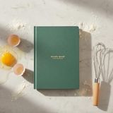 Fark Tanıtım Tarif Defteri – A5 Boyutunda Sert Kapaklı 100+ Tariflik Recipe Journal, Ölçü Tablosu, Not Alanı, İndeks ve Şef Soruları (Yeşil)