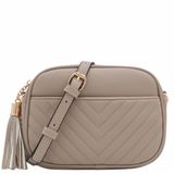 FashionPuzzle Chevron Kapitone Crossbody Kamera Çantası Zincir Kayışı ve Püsküllü, Traverten, One Size