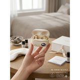 Feer Teknoloji Premium Tasarım Charmlı Kablosuz Kulaklık -Mat Siyah- Krem Bluetooth Kulaklık, LED Pil Göstergeli, Özel Takı Tasarımlı Kulak Askısı - Lila