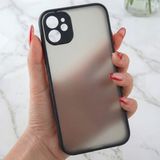 Fibaks Apple iPhone 11 Kılıf Kamera Korumalı Mat Renkli Buzlu Hux Silikon Siyah - Spark
