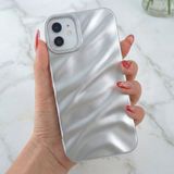 Fibaks Apple iPhone 11 Kılıf Parlak Kabartmalı Dalga Tasarımlı Desenli Gümüş Darbe Emici Silikon Kapak - Dalga Gümüş