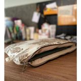 Fiorbag El Yapımı Toile De Jouy Desenli Tablet Çantası 11 Inç Gündelik Askısız Kadın El Çantası - 13inç - Kahverengi