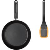 Fiskars Spatula ve Alüminyum Tava 28 cm - Standart