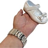 Fiyra 8013 Beyaz Rugan Taşlı Kurdeleli Cırtlı Bebe Babet - Sedef