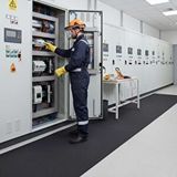 FlorONE Elektrik İzolasyon Matı | Elektrik Pano Önü Yalıtkan Paspas | EPDM İzole Halı 3 mm - 100x100 cm Siyah
