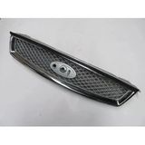 Ford Focus Sedan 2005-2007 Ve Hatchback Ön Panjur Gümüş Gri (Nikelaj Çerçeveli) (Tw) (Oem No:1508157)