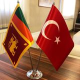 Fors Bayrak Sri Lanka-Türkiye Masa Bayrağı Krom Direkli Ikili Bayrak