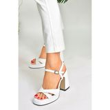 Fox Shoes M404100109 Beyaz Platform Topuklu Kadın Ayakkabı
