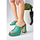 Fox Shoes M570021204 Yeşil Saten Kumaş Kalın Topuklu Kadın Terlik