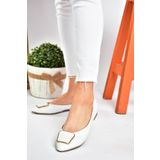 Fox Shoes P726776309 Beyaz Toka Aksesuarlı Kadın Babet