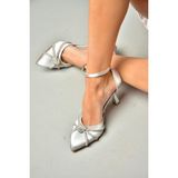 Fox Shoes S246061904 Gümüş Saten Kumaş Taşlı Abiye Ayakkabı