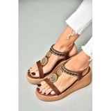 Fox Shoes S2581360 09 Dolgu Tabanlı Taba Kadın Sandalet