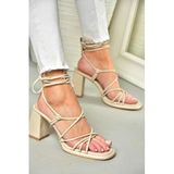 Fox Shoes S2824705 09 Bej Kalın Topuklu Bağlamalı Kadın Ayakkabı