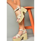 Fox Shoes S996023009 Bej Kalın Topuklu Kadın Sandalet
