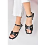 Fox Shoes Siyah Hakiki Deri Çapraz Bantlı Günlük Kadın Sandalet M291041503