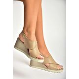 Fox Shoes Y555340503 Bej Hakiki Deri Dolgu Tabanlı Kadın Sandalet