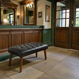 Fursimo Chelsea Serisi Deri Chester Ahşap Ayaklı Bench Puf – 90×45 cm - 90X45 - Siyah