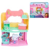 Gabby'nin Dollhouse: Film, Cakey'nin Serpin Kek-Tastic Mutfağı | Cakey Kedi Figürü, Cake-tastic Mutfak Oyun Seti, Bebek Evi Aksesuarları, Yaratıcı Oyun, 3 Yaş ve Erkek Çocuk Oyuncakları
