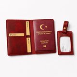 Gaga Hakiki Deri Pasaport Kılıfı & Valiz Etiketi Seti – El Yapımı Unisex Pasaport Cüzdan – 4 Kart Bölmeli, Bilet Cepli, Seyahat Organizeri, Dayanıklı Deri Pasaportluk - (Kırmızı)