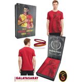 Galatasaray Orijinal Lisanslı Aslan Baskılı T-Shirt + Bileklik Set Hediyelik Ahşap Kutulu - Koyu Kırmızı