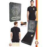 Galatasaray Orijinal Lisanslı Siyah Basic T-Shirt + Bileklik Set Hediyelik Ahşap Kutulu