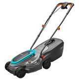 Gardena Elektrikli çim biçme makinesi PowerMax 32/1200 G2: 300 m²'ye kadar çim biçme makinesi, 1200 W güç, 32 cm kesme genişliği, 30 l toplama hacmi, 35 ila 65 mm kesme yüksekliği, ErgoTec sap,