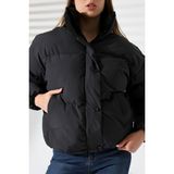Garen Kadın Siyah Oversize Yaka Kürklü Mont Uzun Kol Günlük Stil ve Rahatlık Sunar