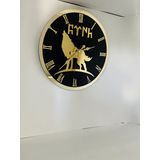GEOMETRİK ULUYAN KURT VE TÜRK YAZI DESENLİ GOLD RENGİ DEKORATİF HEDİYELİK DUVAR SAATİ