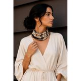 Geometrik Zincir Tokalı Desen Siyah-Bej Soft Bandana Fular 50x50 cm