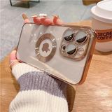 GGM GİYİM & AKSESUAR iPhone 15 Pro Max ile Uyumlu Laser Şeffaf Parlak Arka Yüzey Ve Logo Detaylı Kenarları Silikon Yapıya Sahip Lens Koruyuculu Kılıf (Altın Rengi)