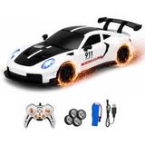 Giffy Uzaktan Kumandalı 4 Teker Kıvılcım Efektli Porsche Model Drift Arabası Şarjlı Işıklı Sesli Rc Spor Araba Sert Dayanıklı Malzemeden Üretilmiş - Beyaz