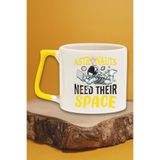 giftkonsept Astronauts Need Space 2 Baskılı Komik Astronot Uzay Sözü Hediye Sarı Kulplu Kupa Bardak, QBT5400