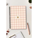 giftkonsept Pembe Ekose ve Tek Papatya Motifli 50 Yaprak 100 Sayfa Sprialli Defter - Renkli - A5 - Çizgisiz