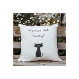 giftkonsept Wanna Get Lucky Şans Kedisi Baskılı Hediyelik Elyaf Dolgulu Saten Dekoratif Yastık, QBY1200