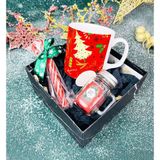 Giftmoda Kırmızı Yeni Yıl Tasarımlı Kupa Baston Şeker ve Kokulu Mum Yılbaşı Seti - Renkli