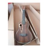 Gilmour Venge Ağacı Özel İşlemeli Concert Ukulele Soft Case Kılıflı