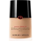 Giorgio Armani Ciltlerin Dokusunu Pürüzsüzleştirici,uzun Süre Kalıcı,suya Dayanıklı Fondöten-5.75 PASSI.4339 - 5,75